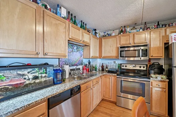 $425,000 | 200 Cove Way, Unit 1004, Quincy, MA 02169