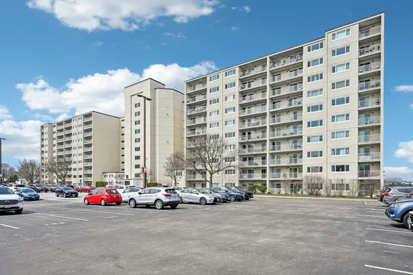 $425,000 | 200 Cove Way, Unit 1004, Quincy, MA 02169