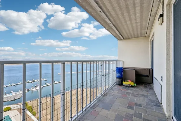 $425,000 | 200 Cove Way, Unit 1004, Quincy, MA 02169