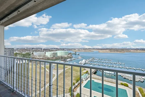 $425,000 | 200 Cove Way, Unit 1004, Quincy, MA 02169