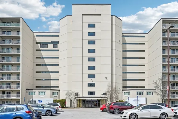 $425,000 | 200 Cove Way, Unit 1004, Quincy, MA 02169