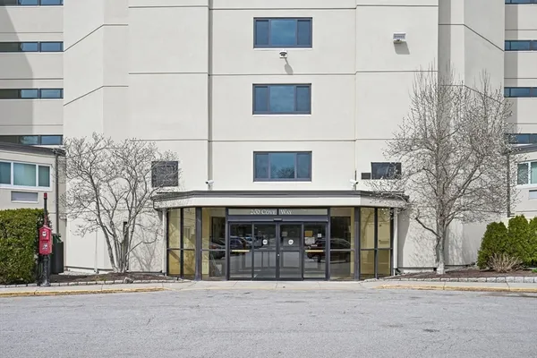 $425,000 | 200 Cove Way, Unit 1004, Quincy, MA 02169