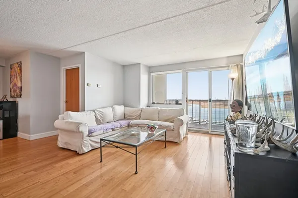 $425,000 | 200 Cove Way, Unit 1004, Quincy, MA 02169