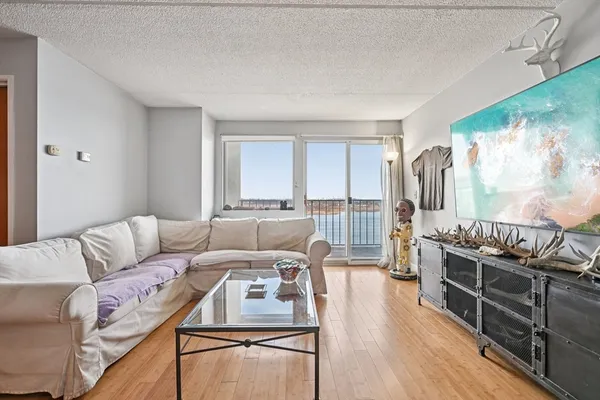 $425,000 | 200 Cove Way, Unit 1004, Quincy, MA 02169