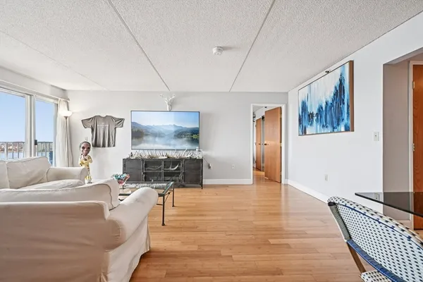 $425,000 | 200 Cove Way, Unit 1004, Quincy, MA 02169