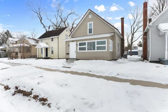 $169,900 | 731 West Blaine Avenue, Elkhart, IN 46516