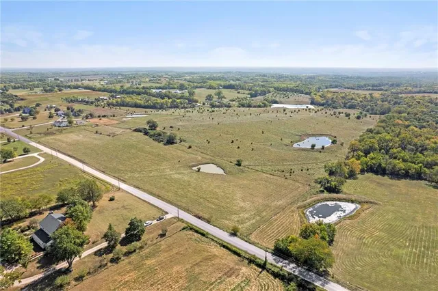 $800,000 | 174th Street, Linwood, KS 66052