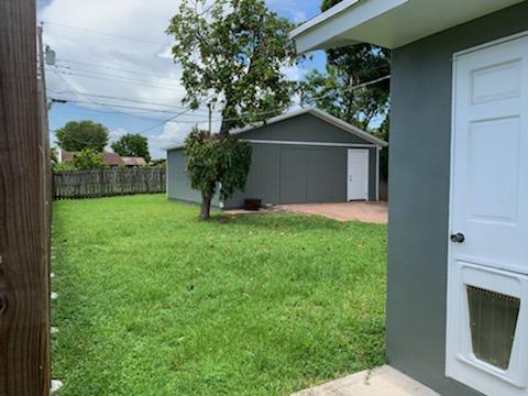 5388 Cleveland Road Delray Beach, FL 33484 - Photo 2 of 38 BACKYARD