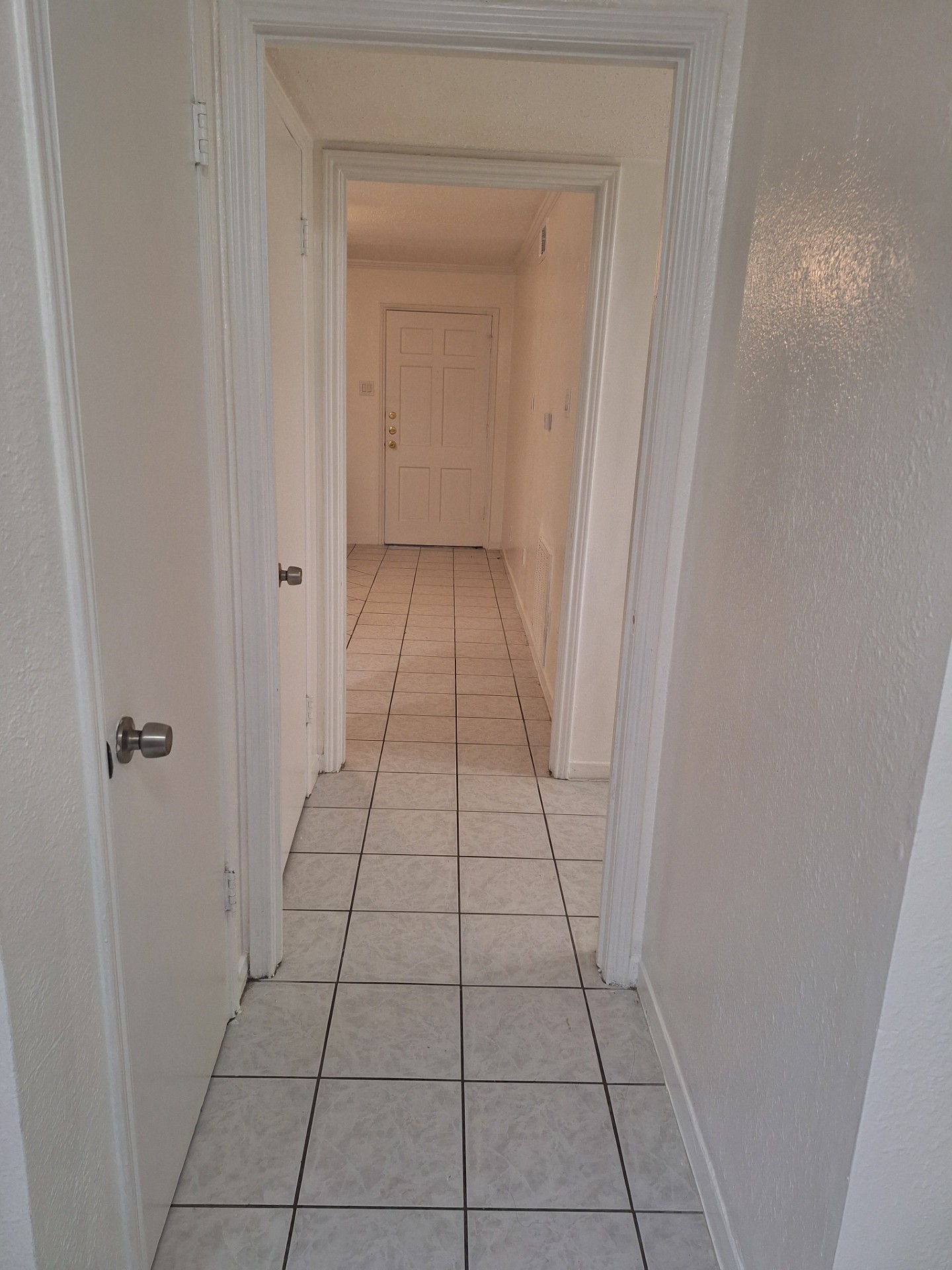 7900 Westheimer Road, Unit 127 Houston, TX 77063 - Photo 7 of 12 a view of a closet area of a bathroom