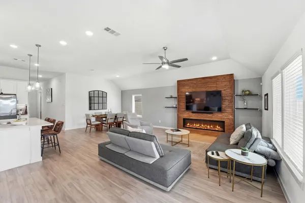 $3,000 | 8611 Pier Cove Drive, Cypress, TX 77433