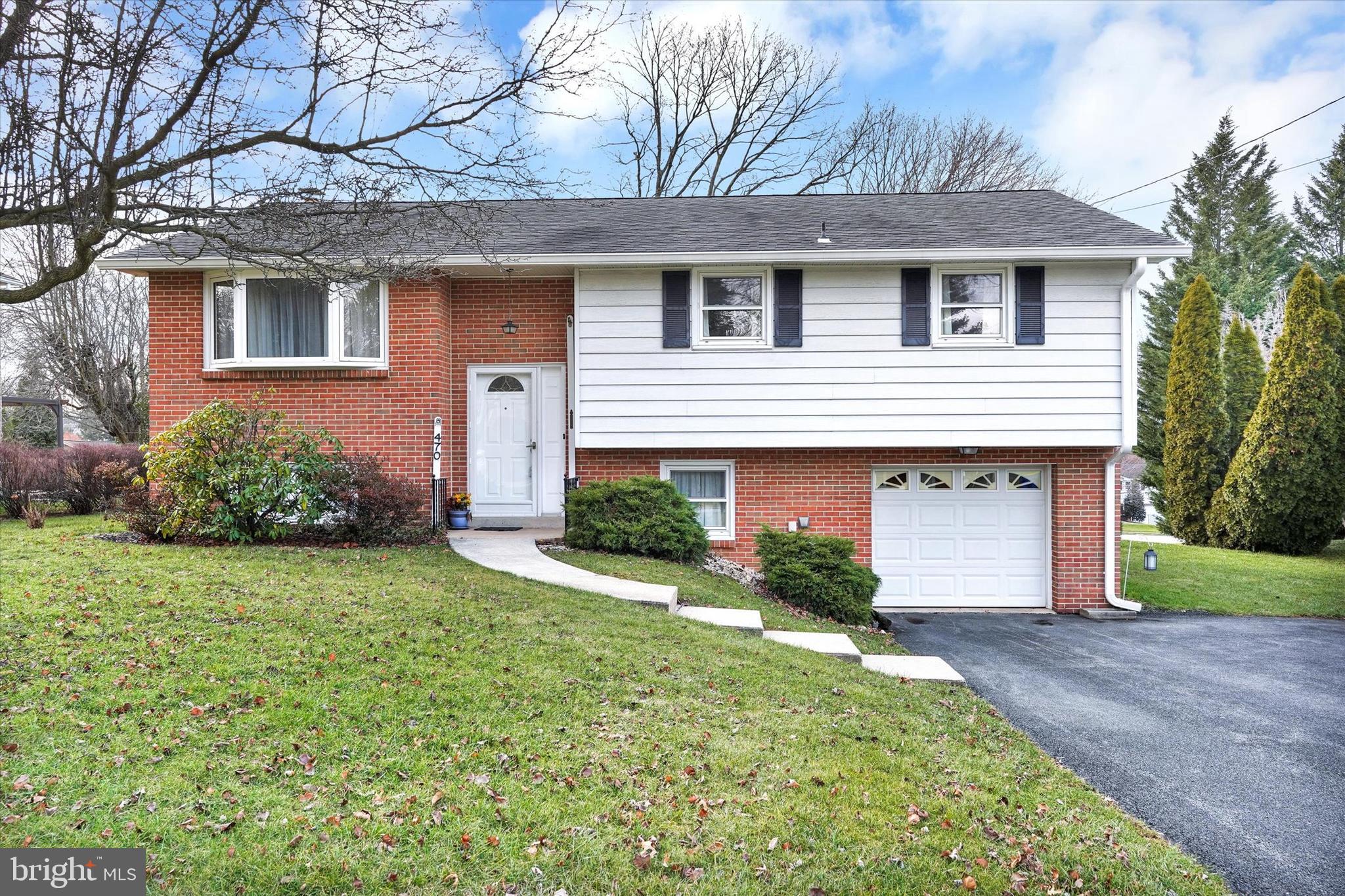 470 Maywood Road York, PA 17402 - Photo 1 of 28 Gallery Image 1