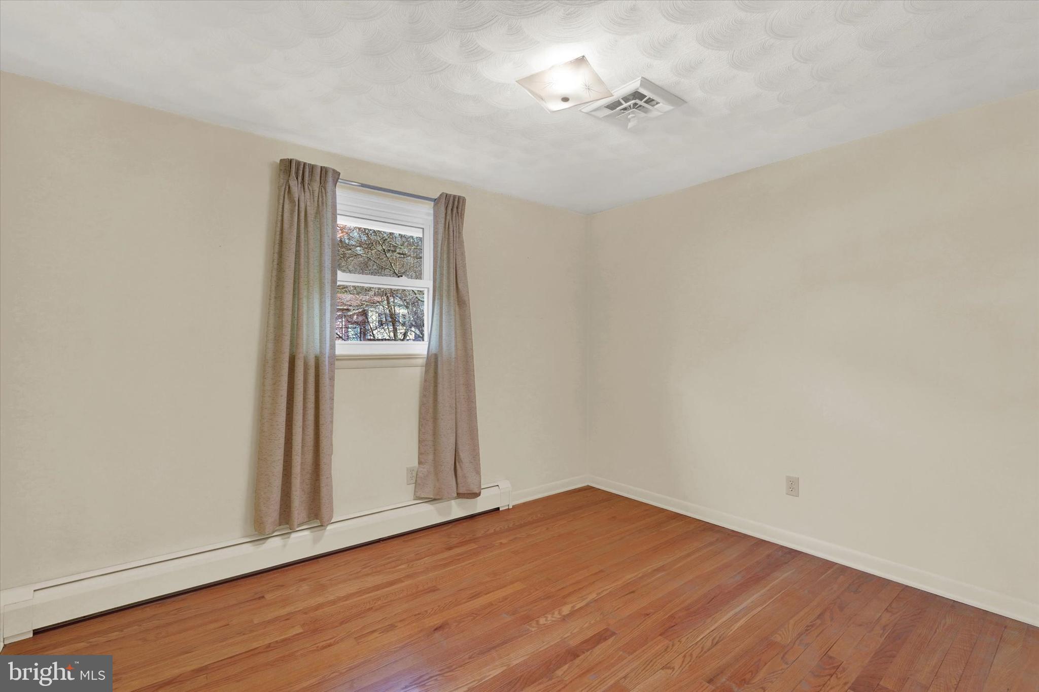 470 Maywood Road York, PA 17402 - Photo 15 of 28 Gallery Image 15