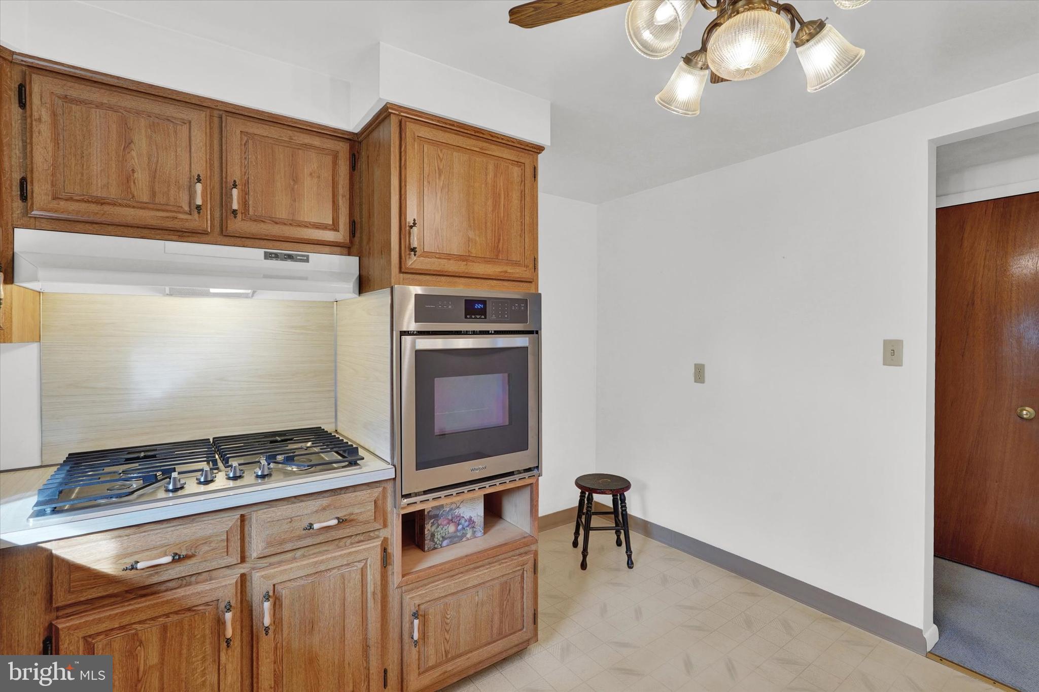 470 Maywood Road York, PA 17402 - Photo 10 of 28 Gallery Image 10