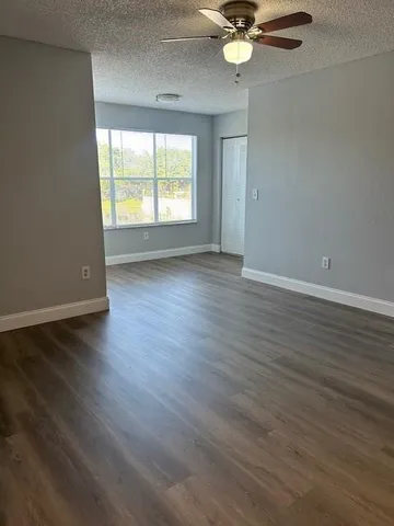 $1,550 | 1401 Village Boulevard, Unit 923, West Palm Beach, FL 33409