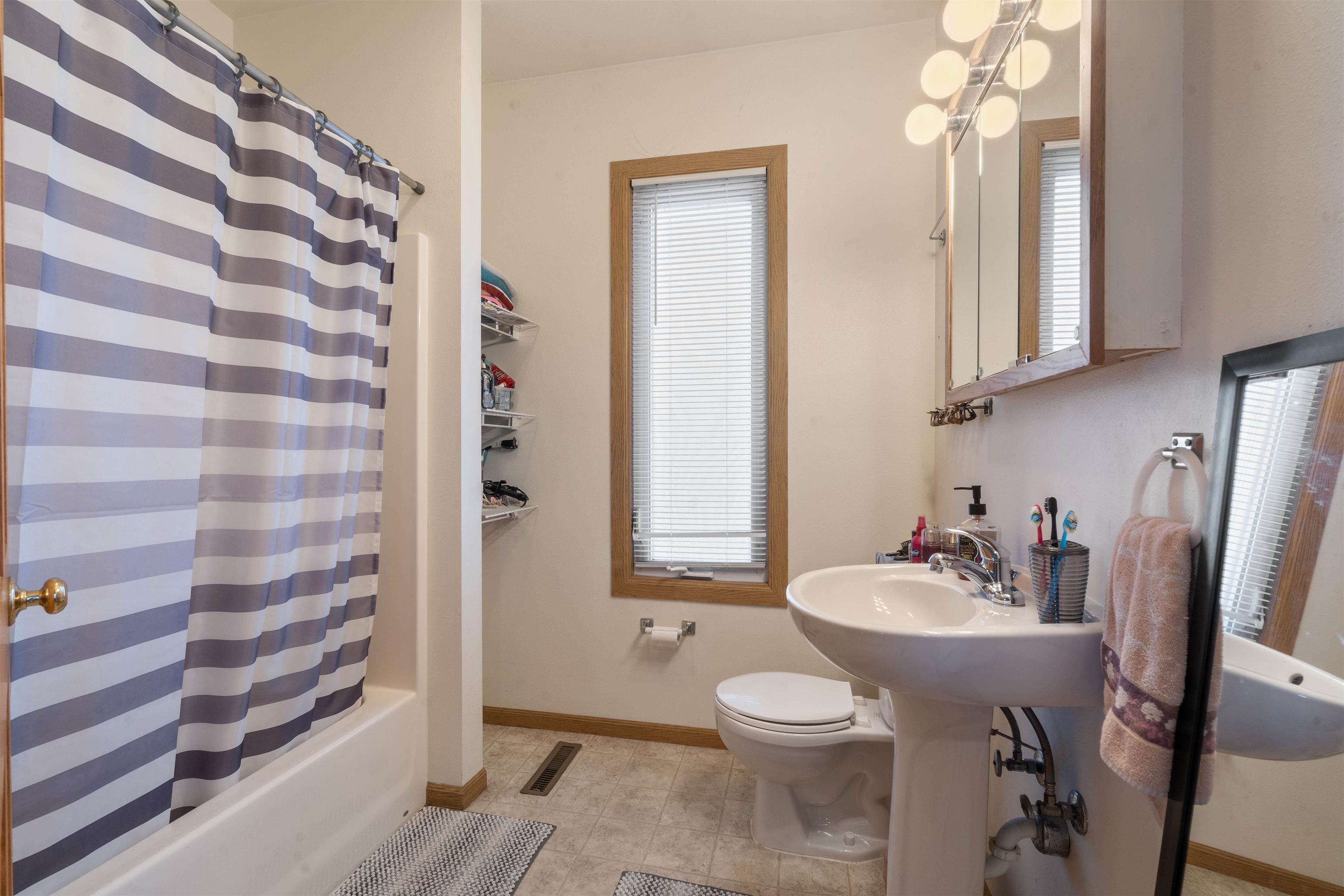 4303 Grand Avenue Duluth, MN 55807 - Photo 16 of 25