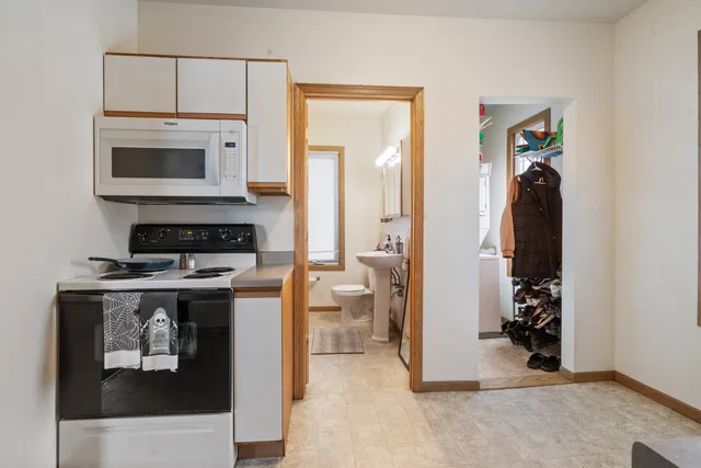 $259,900 | 4303 Grand Avenue, Duluth, MN 55807