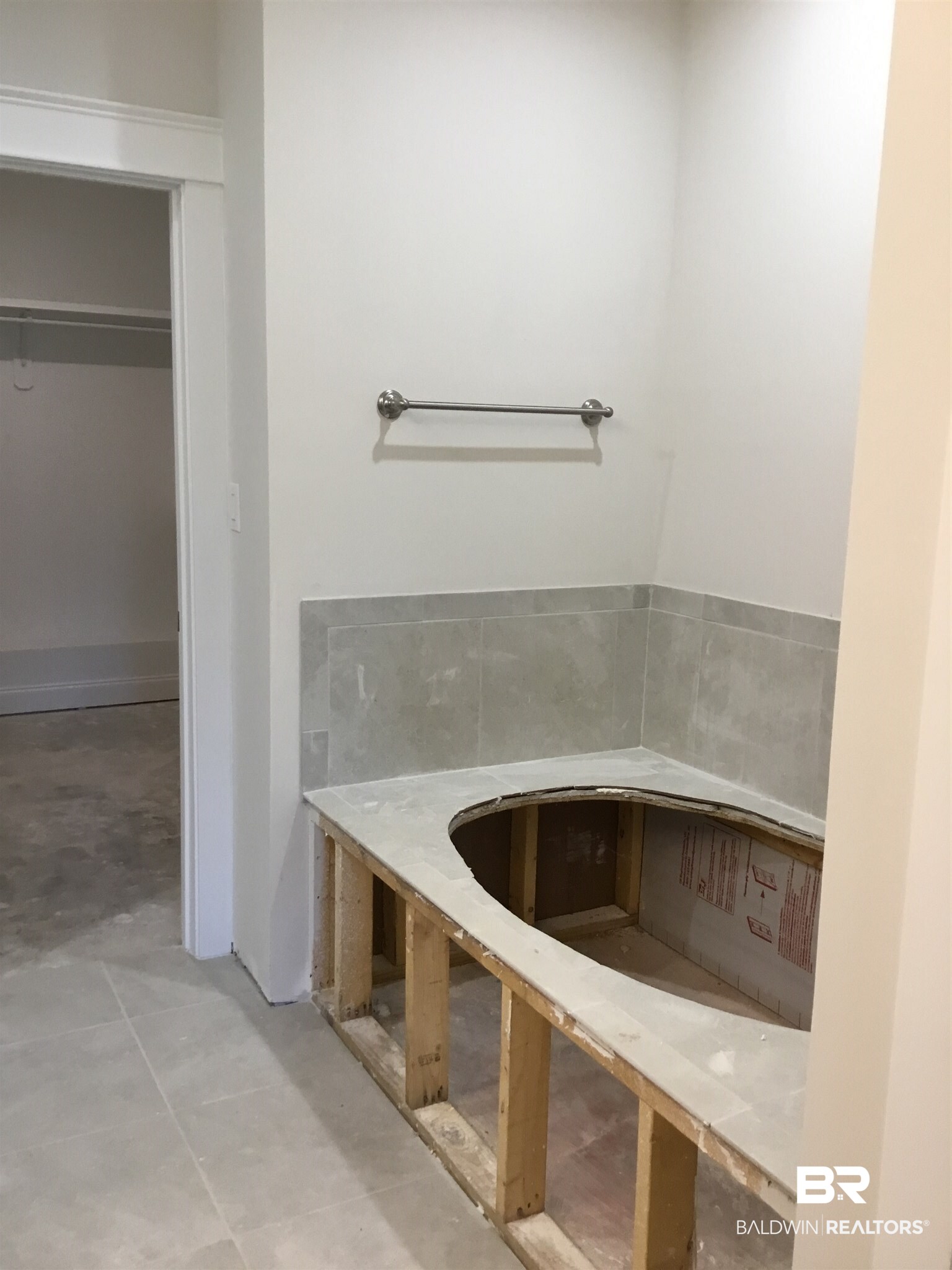 239 Divot Loop, Unit LOT 111 Fairhope, AL 36532 - Photo 19 of 32 Garden tub (Primary)