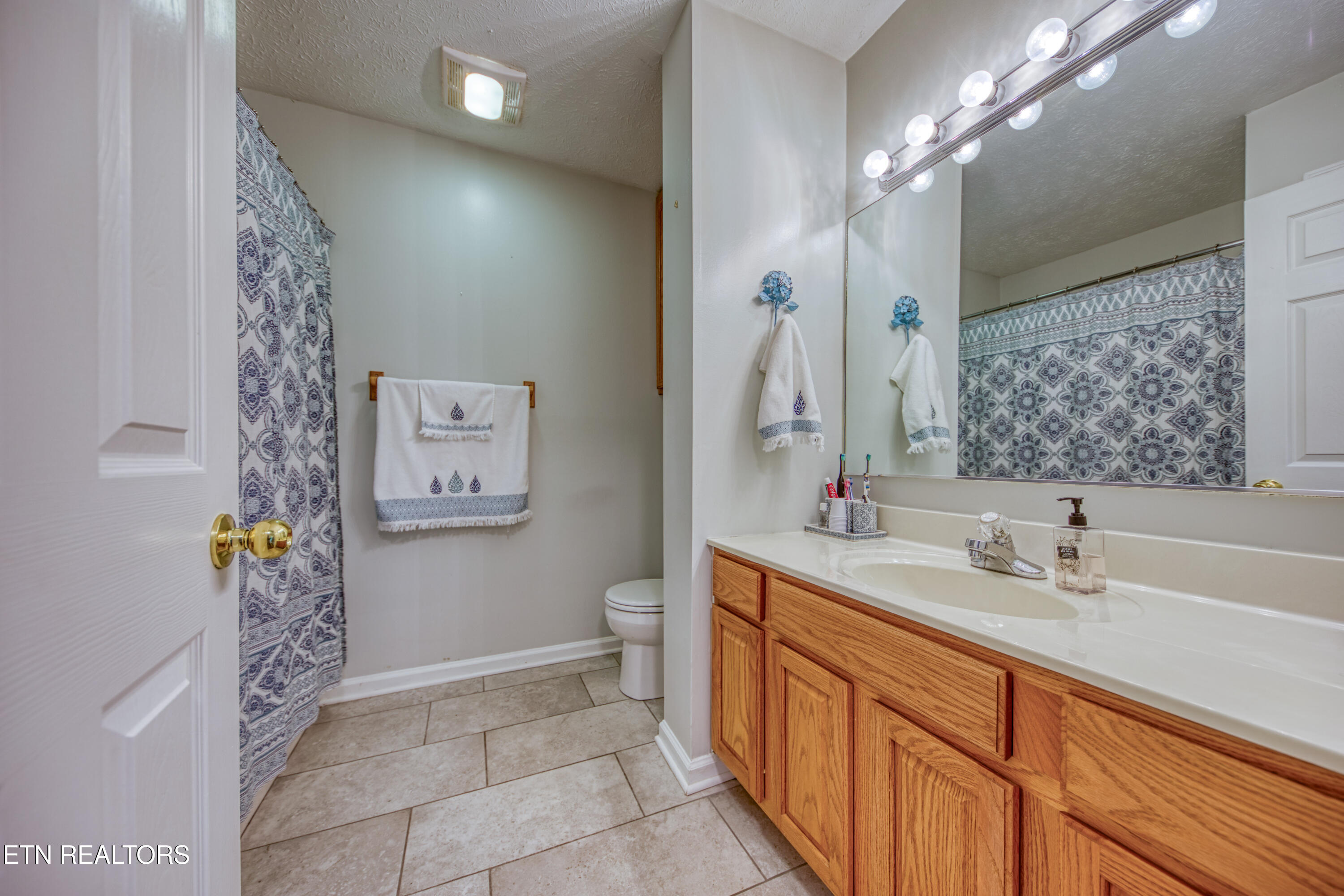 6124 Rivers Run Drive Knoxville, TN 37914 - Photo 21 of 28 Primary Bath