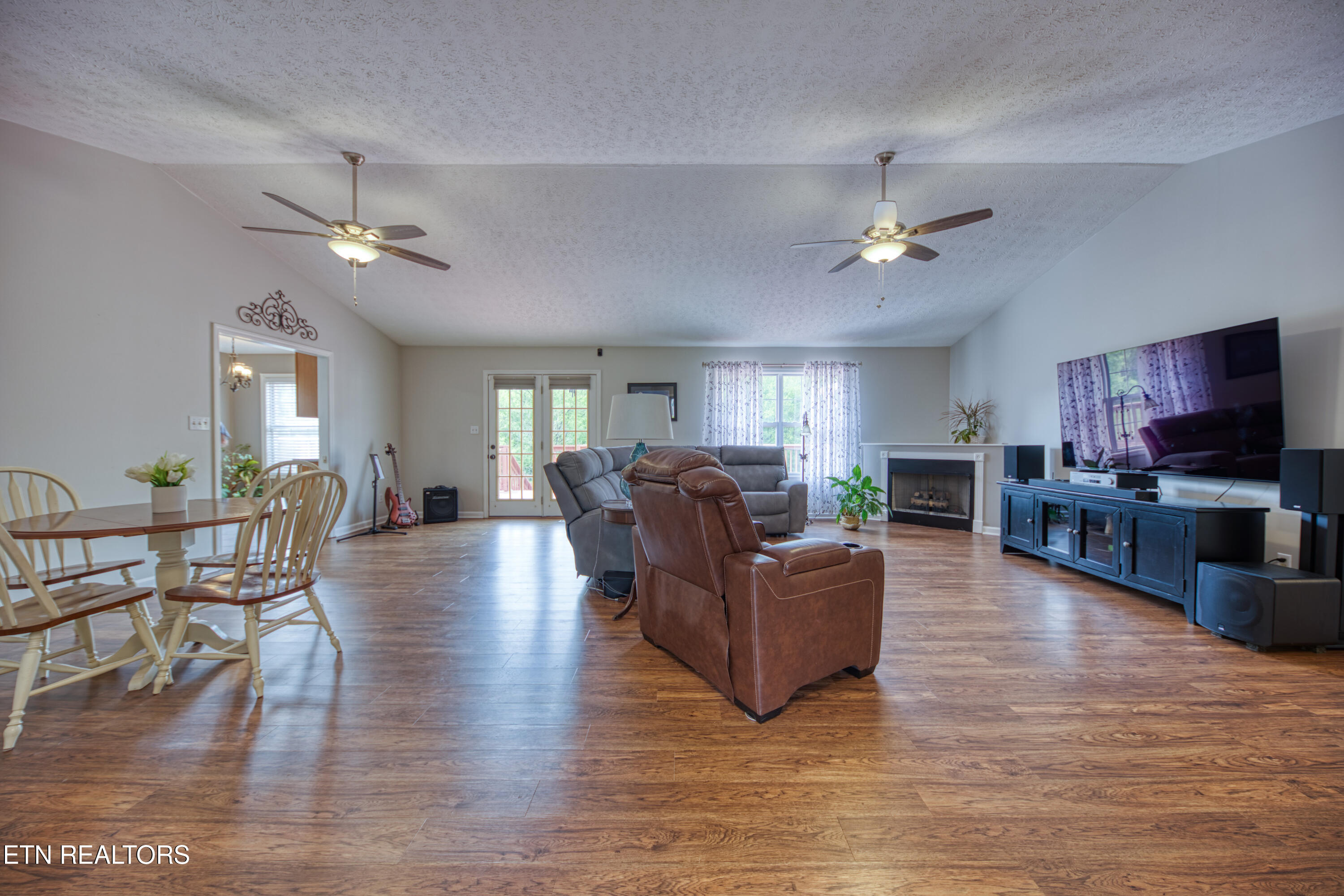 6124 Rivers Run Drive Knoxville, TN 37914 - Photo 4 of 28 Living/Dining