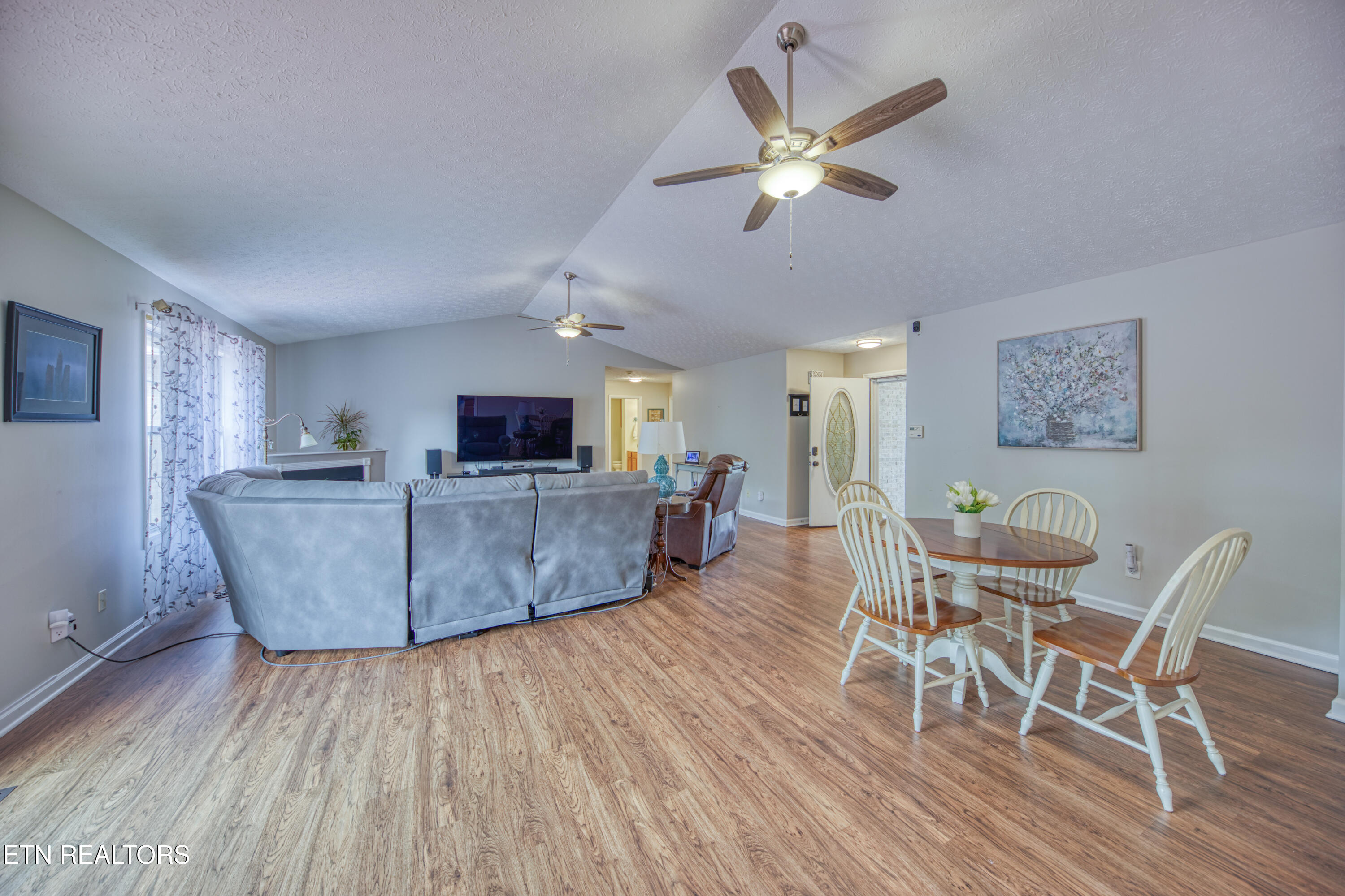 6124 Rivers Run Drive Knoxville, TN 37914 - Photo 6 of 28 Huge living room