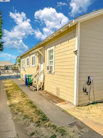 $575,000 | 10504 Voltaire Avenue, Oakland, CA 94603