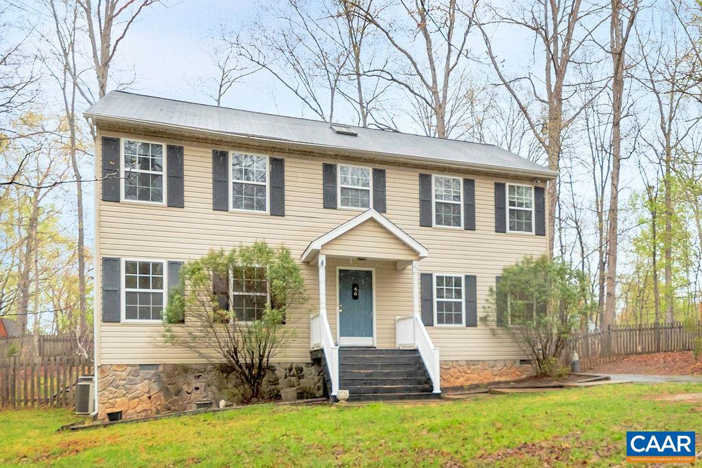 46 Laguna Road Palmyra, VA 22963 - Photo 1 of 37 front view of a house with a yard