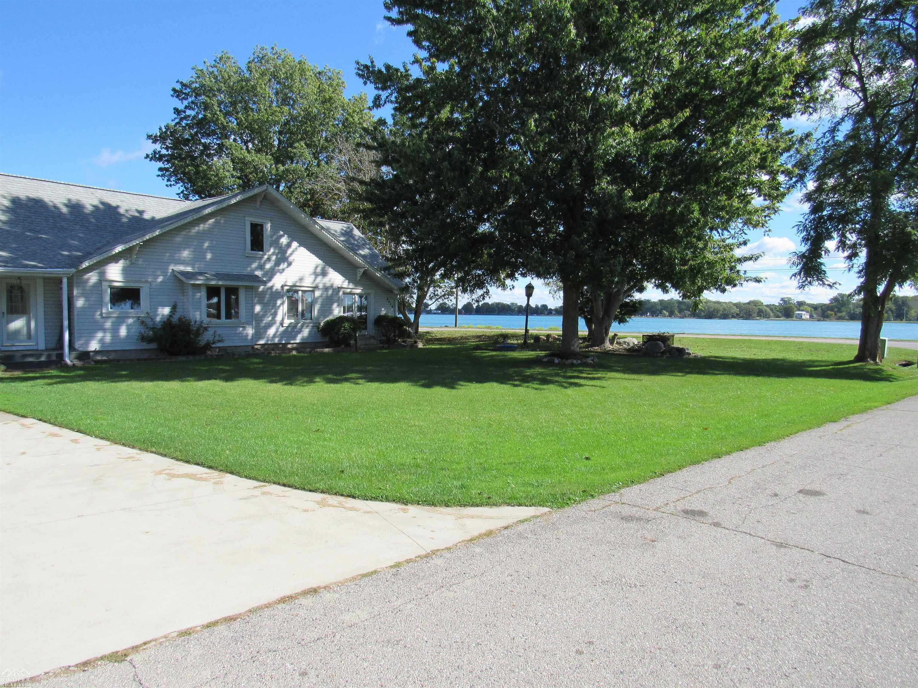 9910 North River Road Algonac, MI 48001 - Photo 46 of 48 50223938-5c0ba813-56e2-450d-8c92-e1f1f229182f.JPG