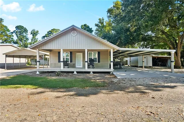 $259,900 | 22259 Chinquapin Avenue, Maurepas, LA 70449
