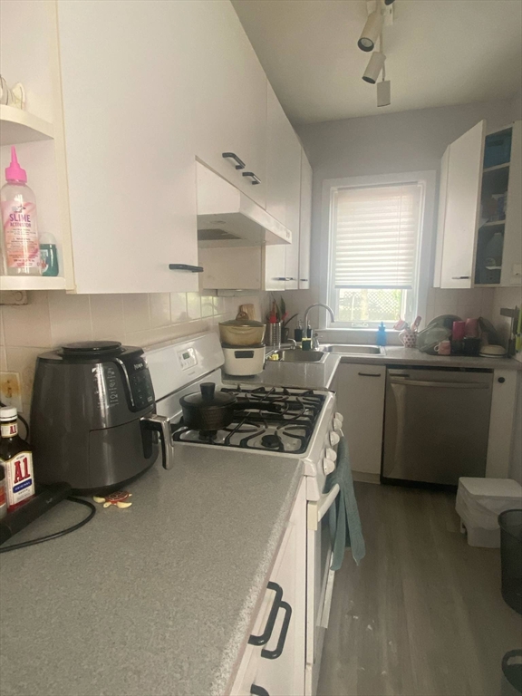 71 Sycamore Street Fairhaven, MA 02719 - Photo 18 of 21