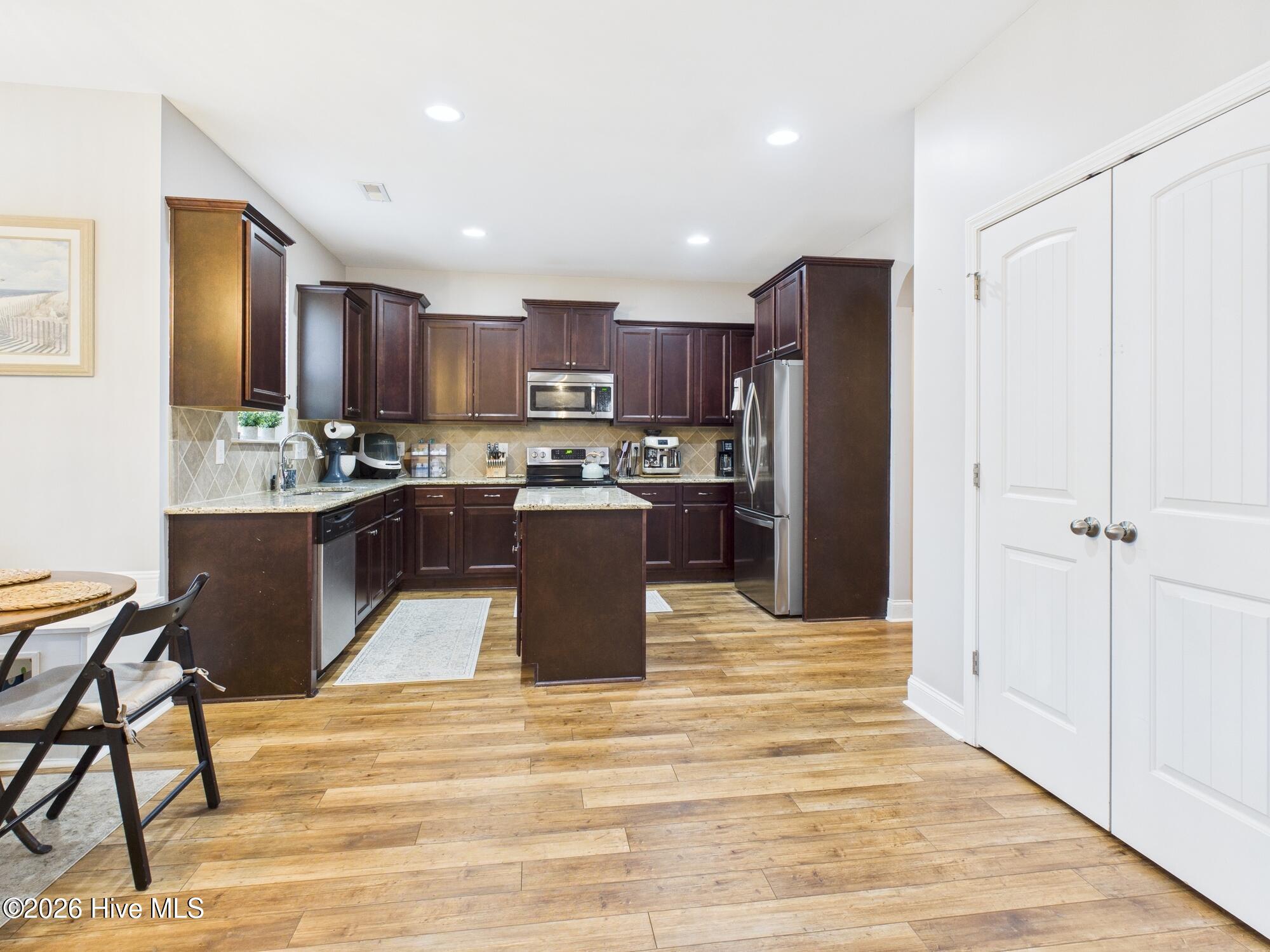 584 Michael Road Whispering Pines, NC 28327 - Photo 5 of 40 CAM04094G0-PR0076-STILL004