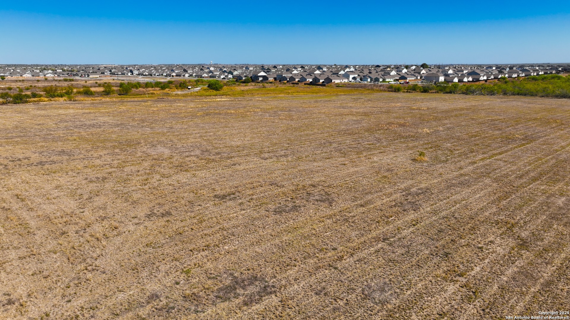 10225 Green Converse, TX 78109 - Photo 6 of 10 a view of an ocean