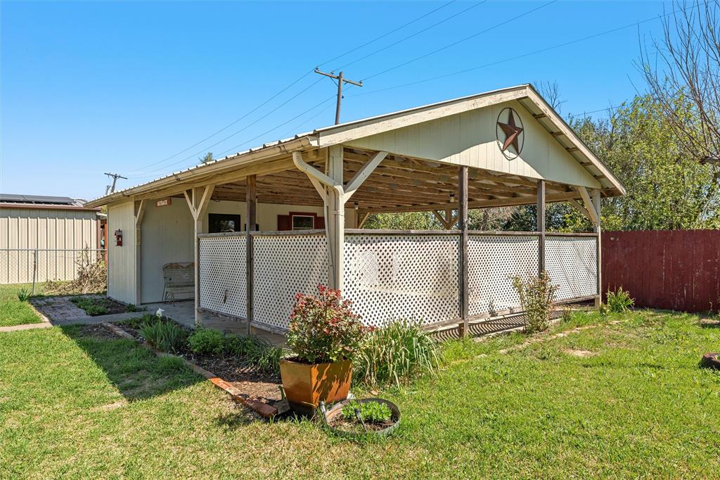 117 North 9th Street Lott, TX 76656 - Photo 19 of 28 View of outbuilding