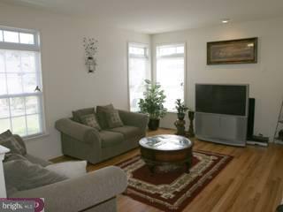 70 Tennyson Road East Windsor, NJ 08520 - Photo 2 of 6
