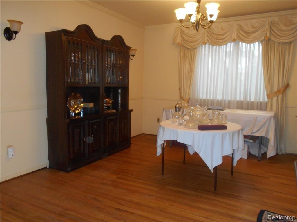 16006 Riverside Drive Livonia, MI 48154 - Photo 15 of 35 DSCN0189.JPG
