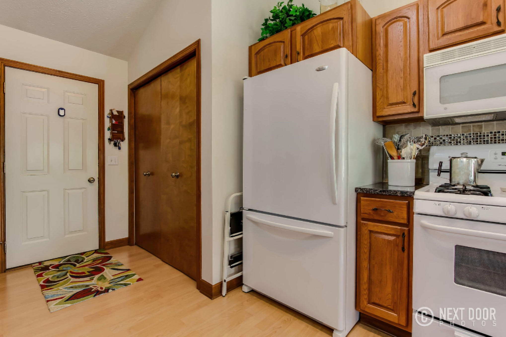 15665 Riverside Drive Spring Lake, MI 49456 - Photo 4 of 35 15665-Riverside-Rd_0069_blended