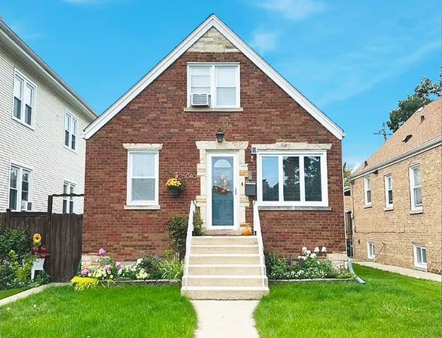 $480,000 | 5040 North Moody Avenue, Chicago, IL 60630