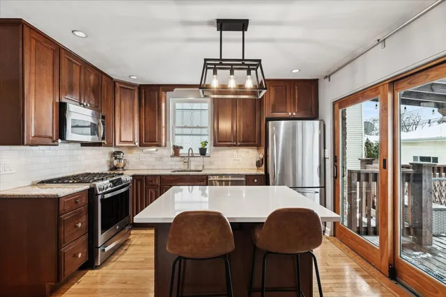 $480,000 | 5040 North Moody Avenue, Chicago, IL 60630