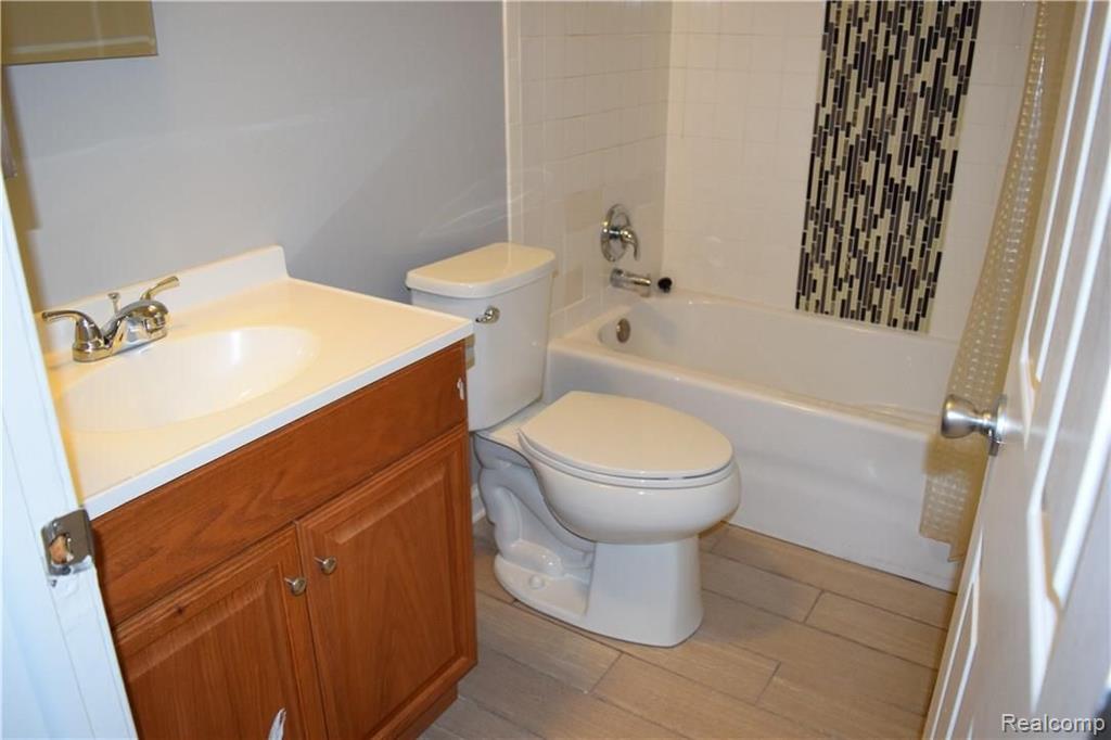 2155 Decker Road, Unit 11 Walled Lake, MI 48390 - Photo 10 of 10