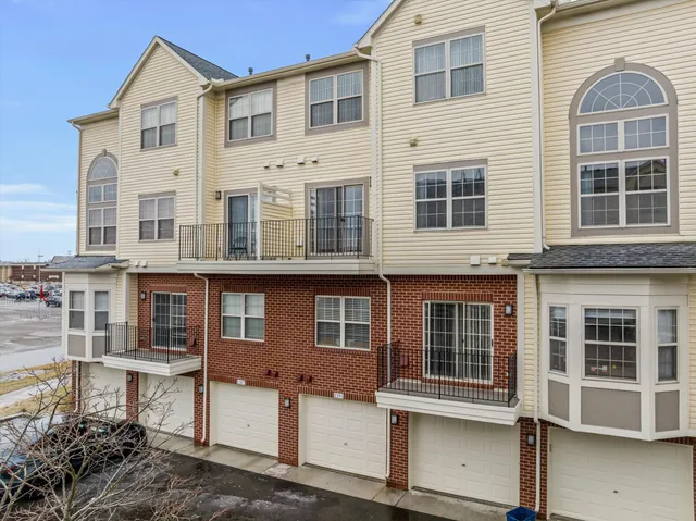 $393,000 | 1393 Raliegh Place, Troy, MI 48084