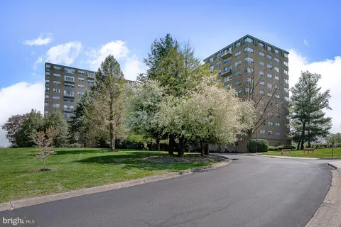 $279,000 | 1030 East Lancaster Avenue, Unit 702, Bryn Mawr, PA 19010