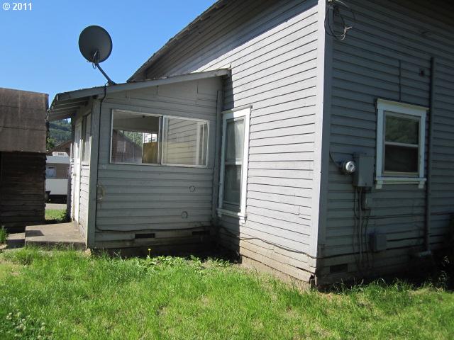 1723 Southeast Mill Street Roseburg, OR 97470 - Photo 5 of 15