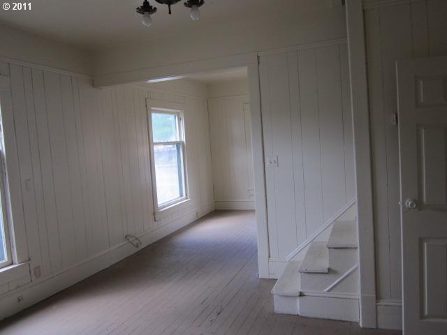 1723 Southeast Mill Street Roseburg, OR 97470 - Photo 8 of 15