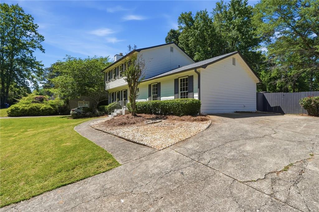 658 Benson Hurst Drive Southwest Mableton, GA 30126 - Photo 5 of 64