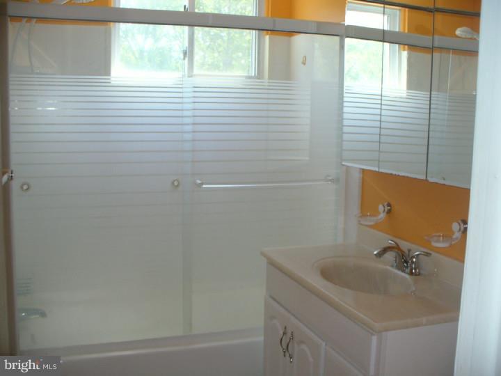 262 Haverford Road Folsom, PA 19033 - Photo 15 of 16 Bathroom