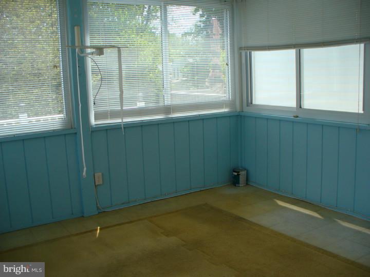 262 Haverford Road Folsom, PA 19033 - Photo 5 of 16 Sun Room