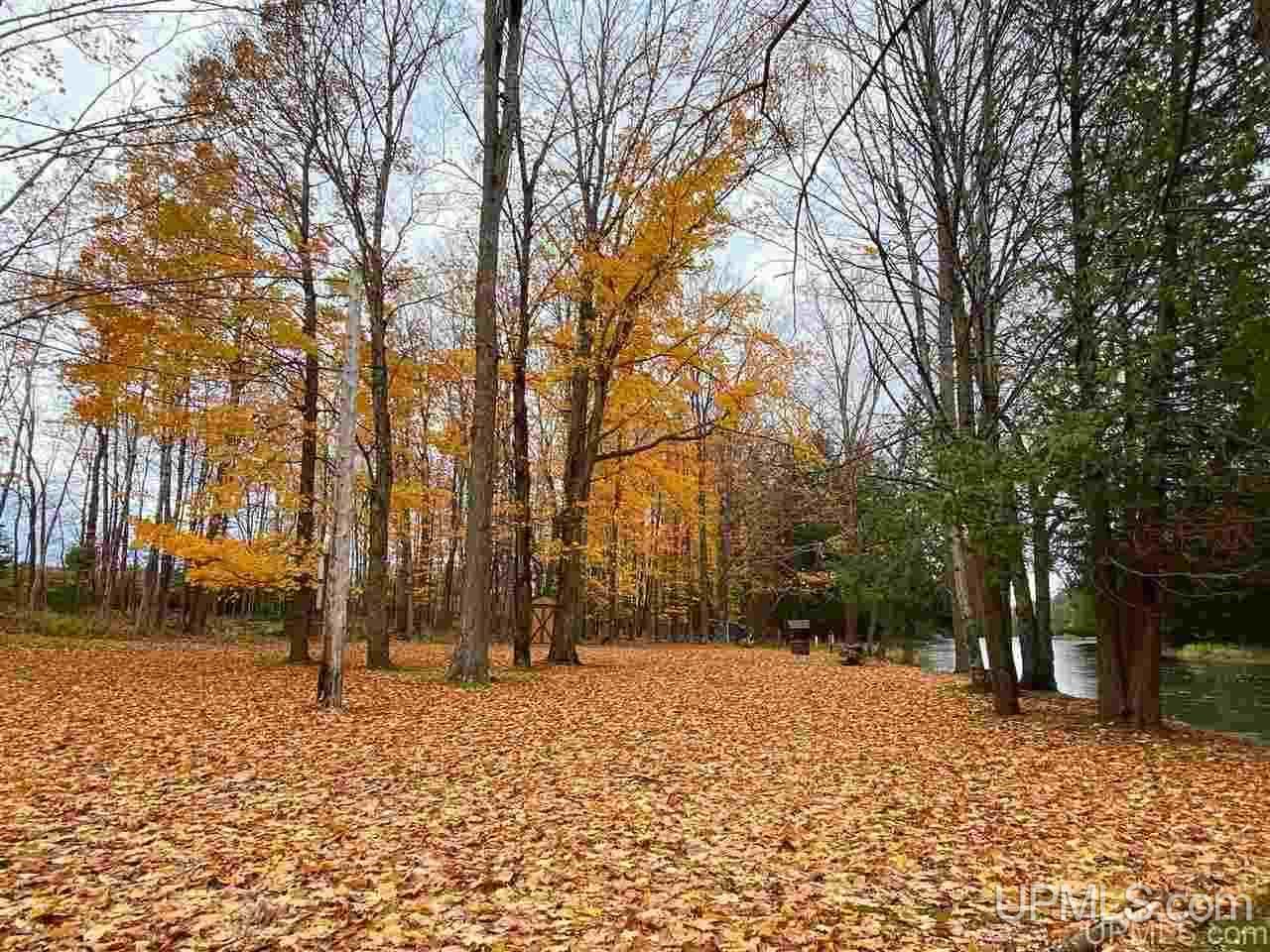 5828 G5 Road Escanaba, MI 49829 - Photo 3 of 19