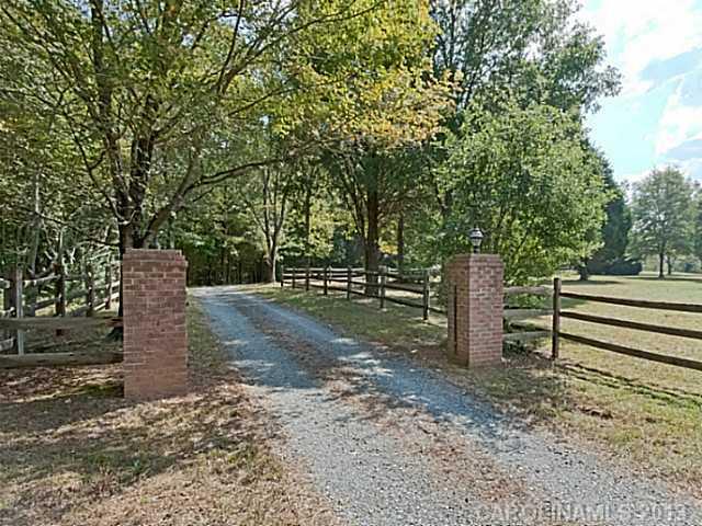 8601 Crestview Road Waxhaw, NC 28173 - Photo 2 of 16 Gallery Image 2