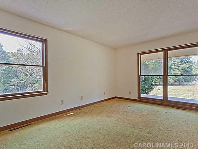 8601 Crestview Road Waxhaw, NC 28173 - Photo 11 of 16 Gallery Image 11