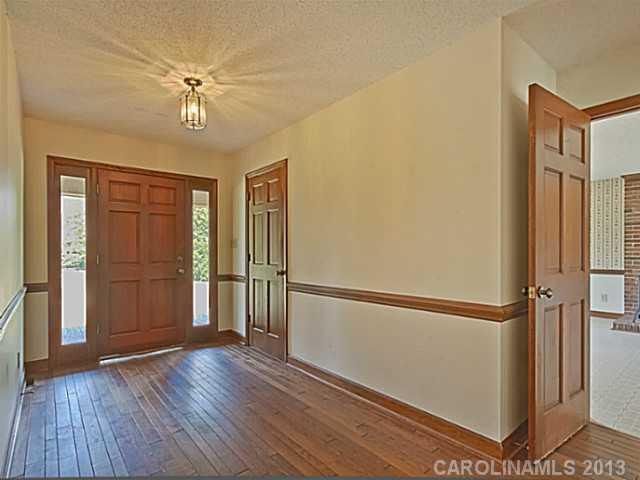 8601 Crestview Road Waxhaw, NC 28173 - Photo 3 of 16 Gallery Image 3