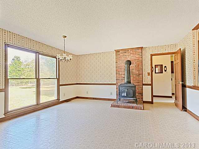 8601 Crestview Road Waxhaw, NC 28173 - Photo 4 of 16 Gallery Image 4